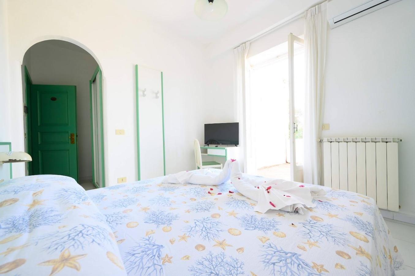 ホテル Av Club Terme Colella Forio di Ischia エクステリア 写真