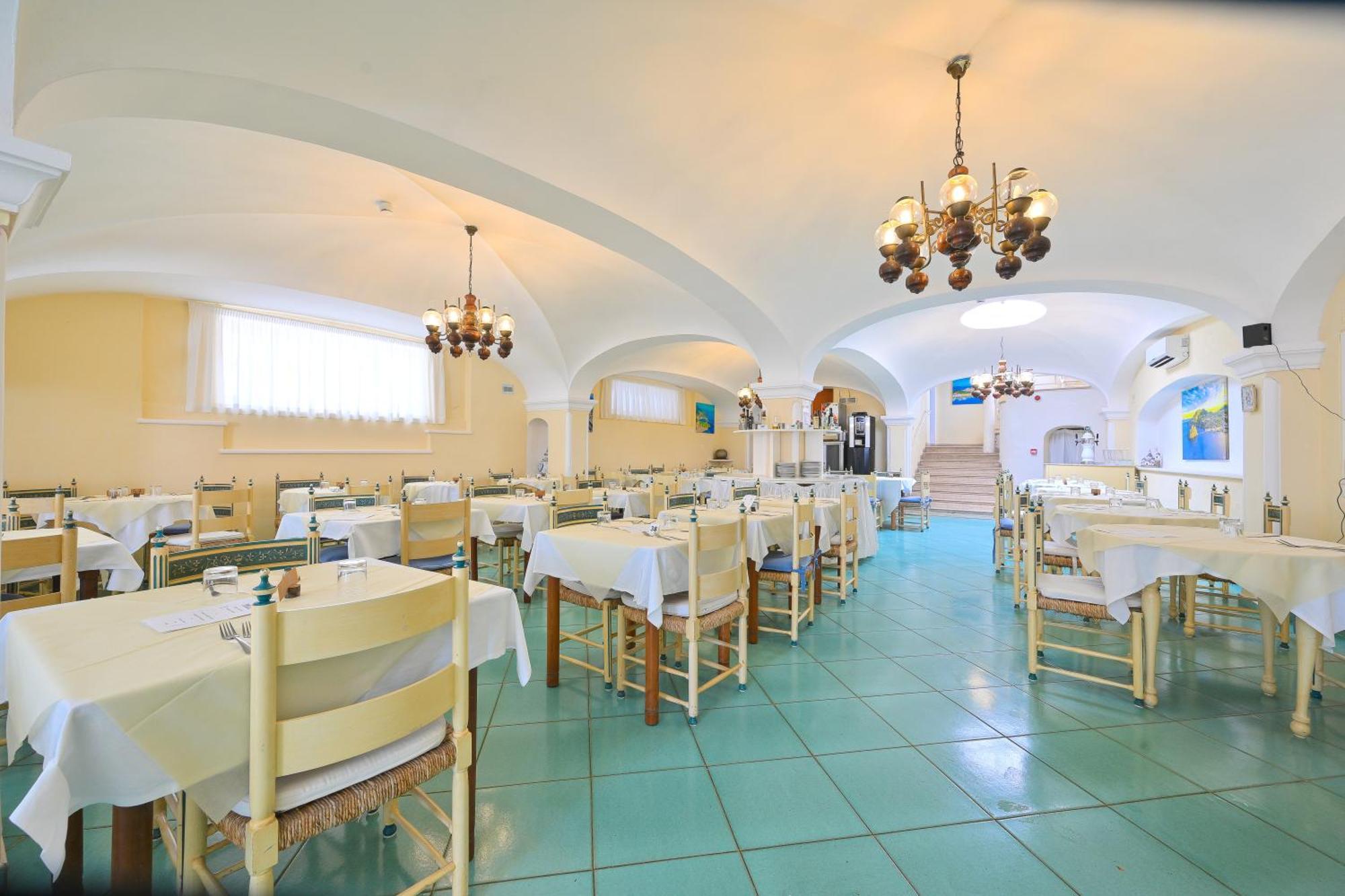 ホテル Av Club Terme Colella Forio di Ischia エクステリア 写真
